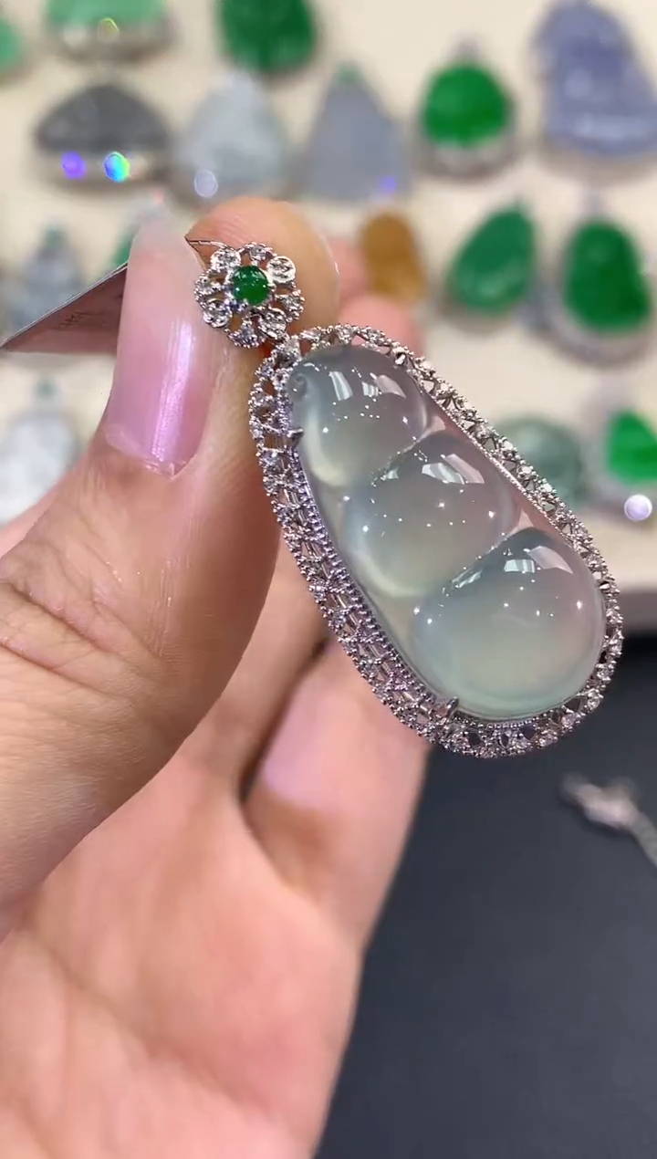 【闪购商品】翡翠吊坠(不含链)18K金镶嵌C78       