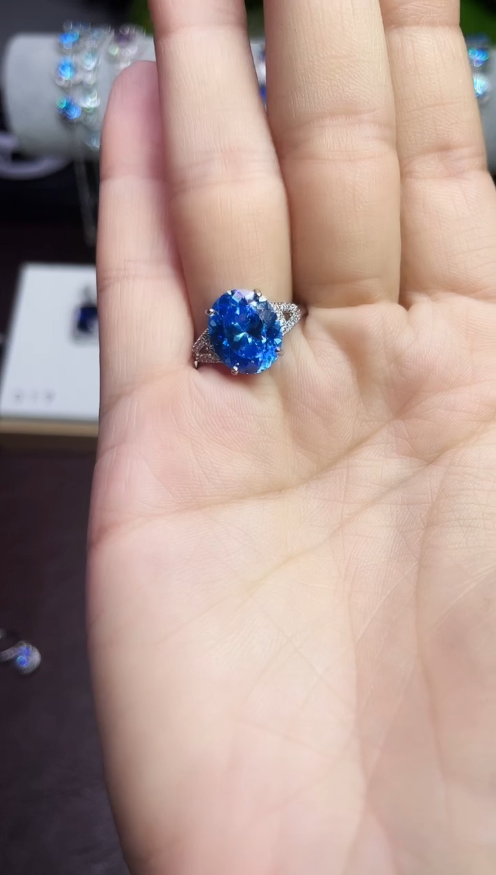 合金合成钻石蓝宝戒指