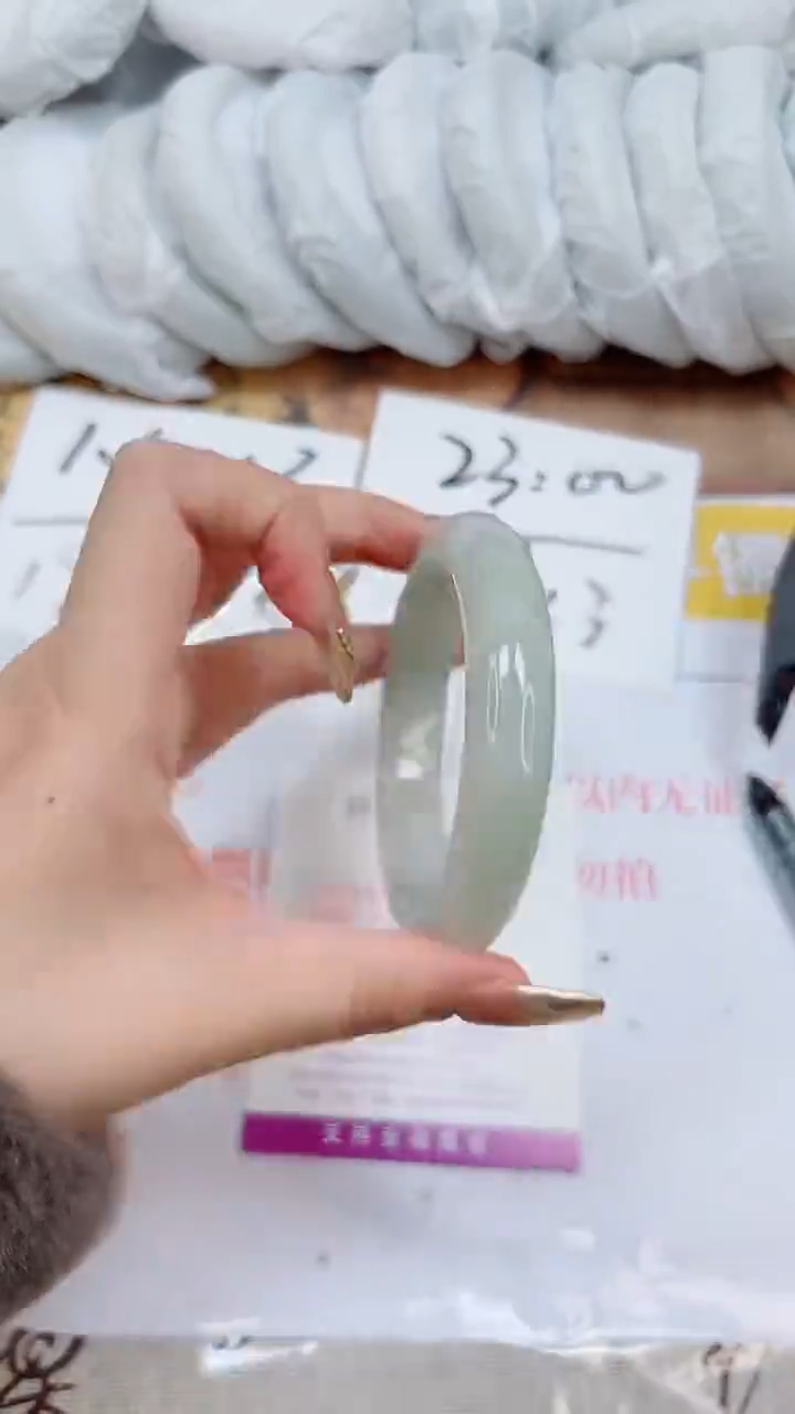 【闪购商品】石英质玉手镯未镶嵌K233-56