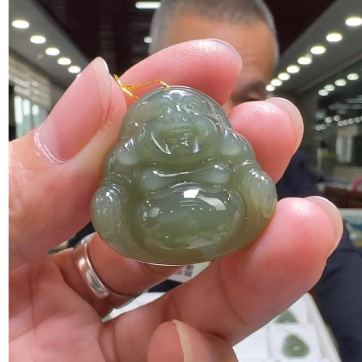 【倔老头工厂】和田玉湖水绿佛公吊坠尺寸约30mm（配绳）多样性发一