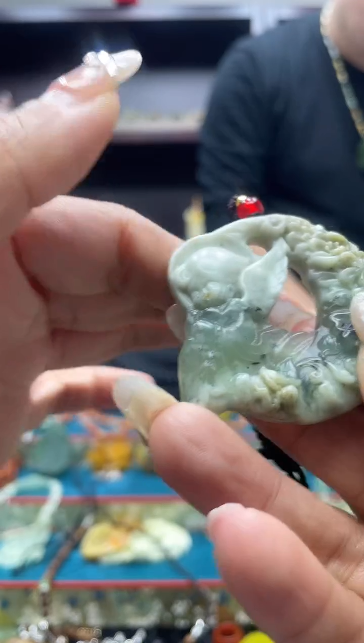 未镶嵌岫玉吊坠·