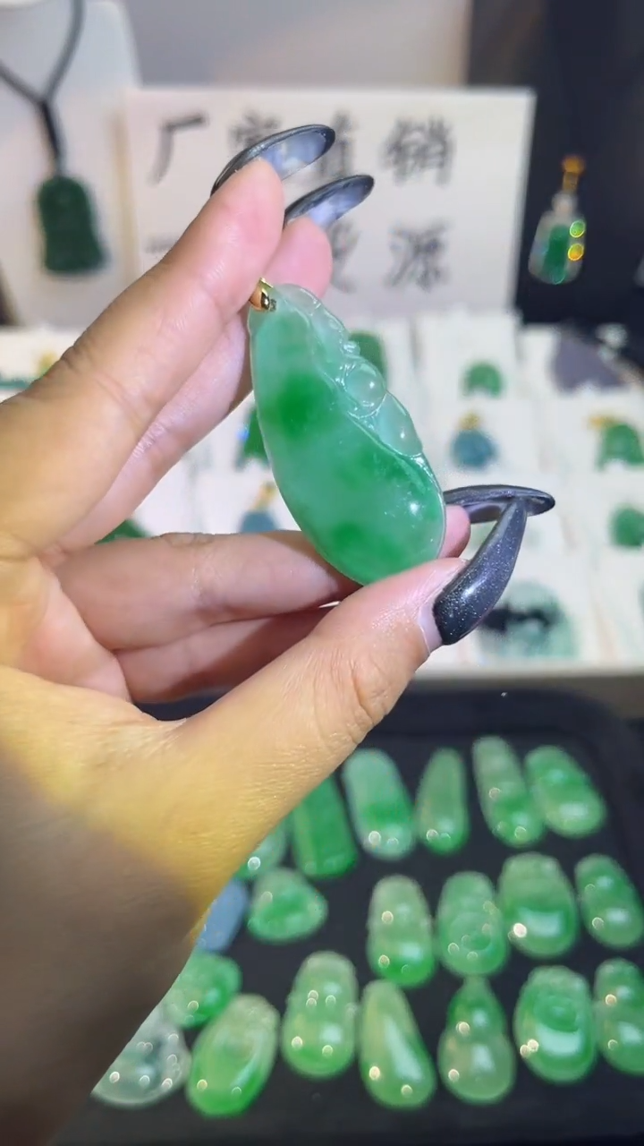 【闪购商品】翡翠手串未镶嵌翡翠颈饰未镶嵌天然翡翠吊坠