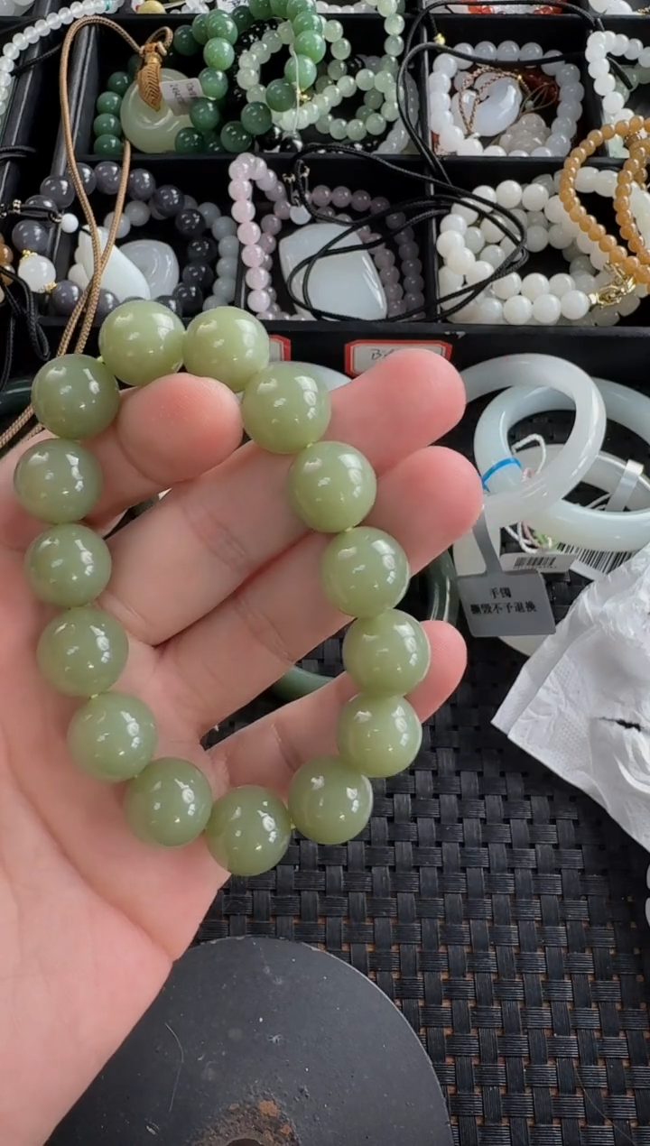 和田玉未镶嵌颈饰14mm黄玉手串