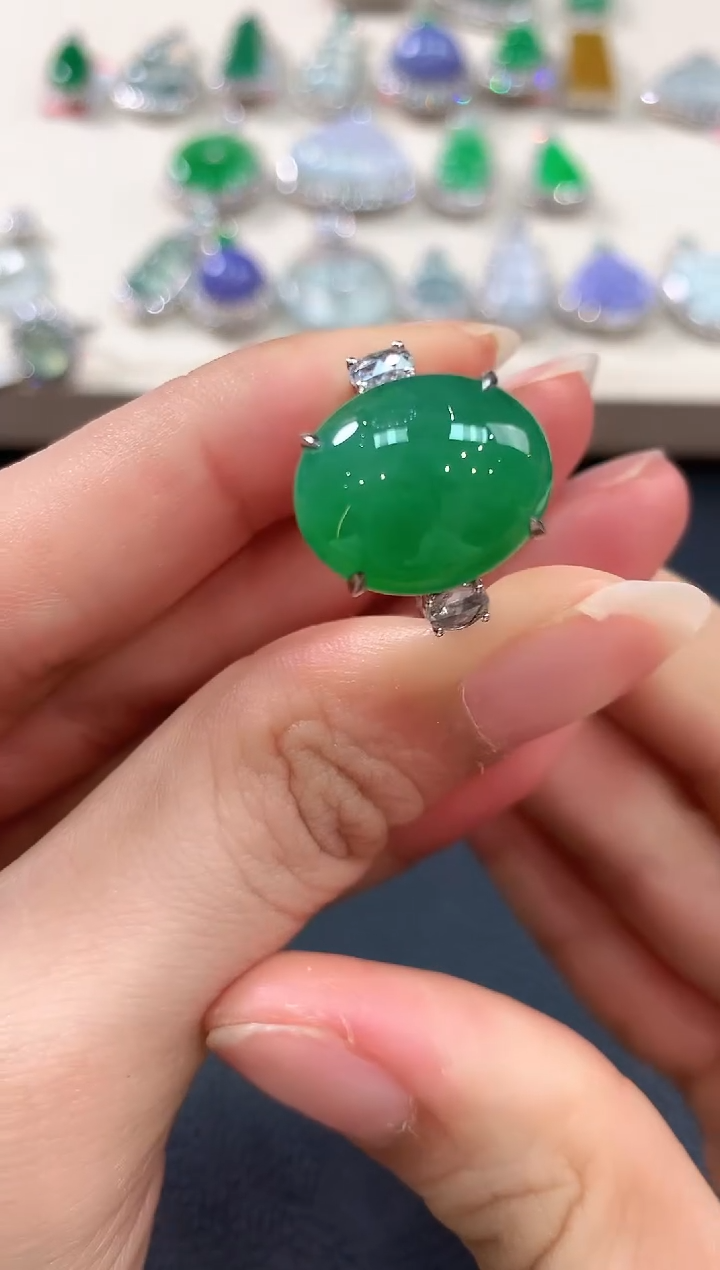 【闪购商品】翡翠戒指18K金镶嵌b155       