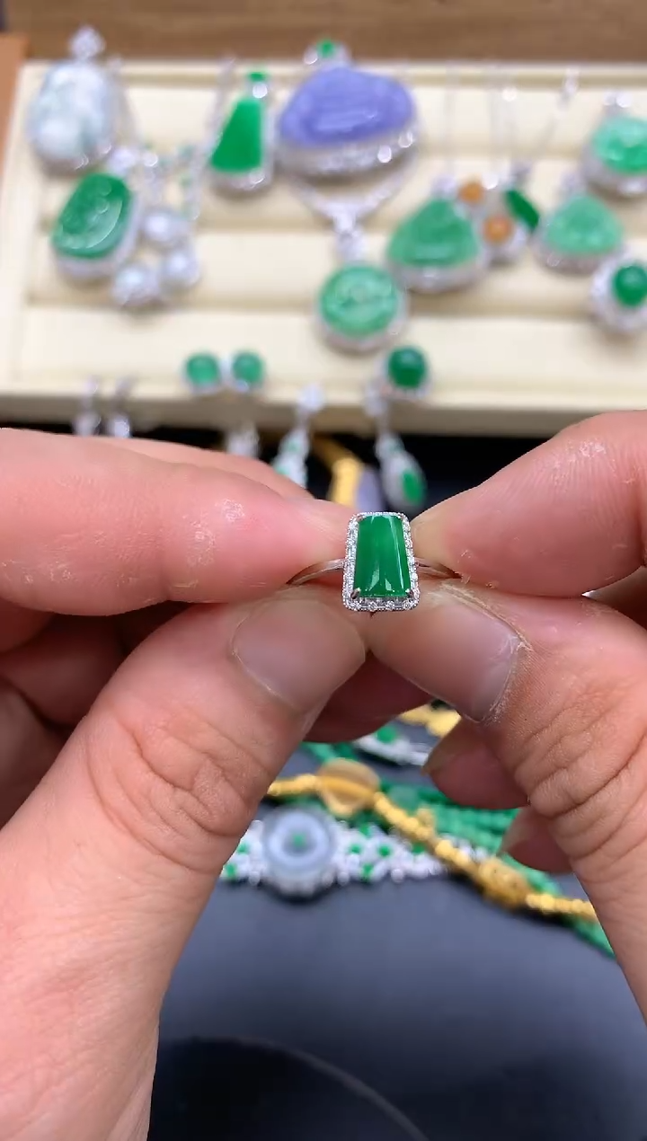 【闪购商品】翡翠戒指18K金镶嵌159 -中国好珍宝