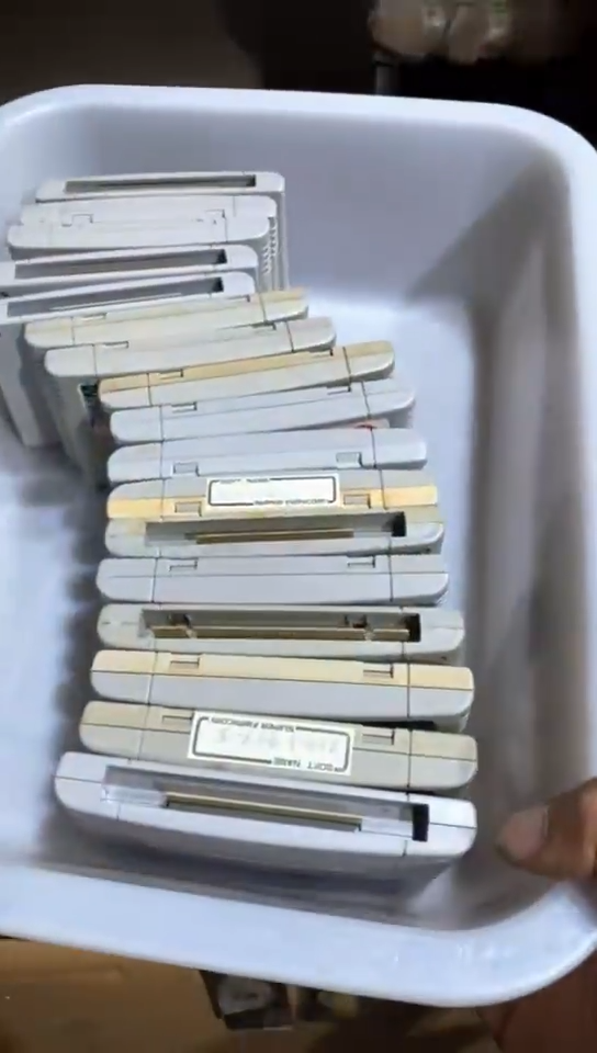 8新轩*中古商品，瑕疵品，不保好坏。565