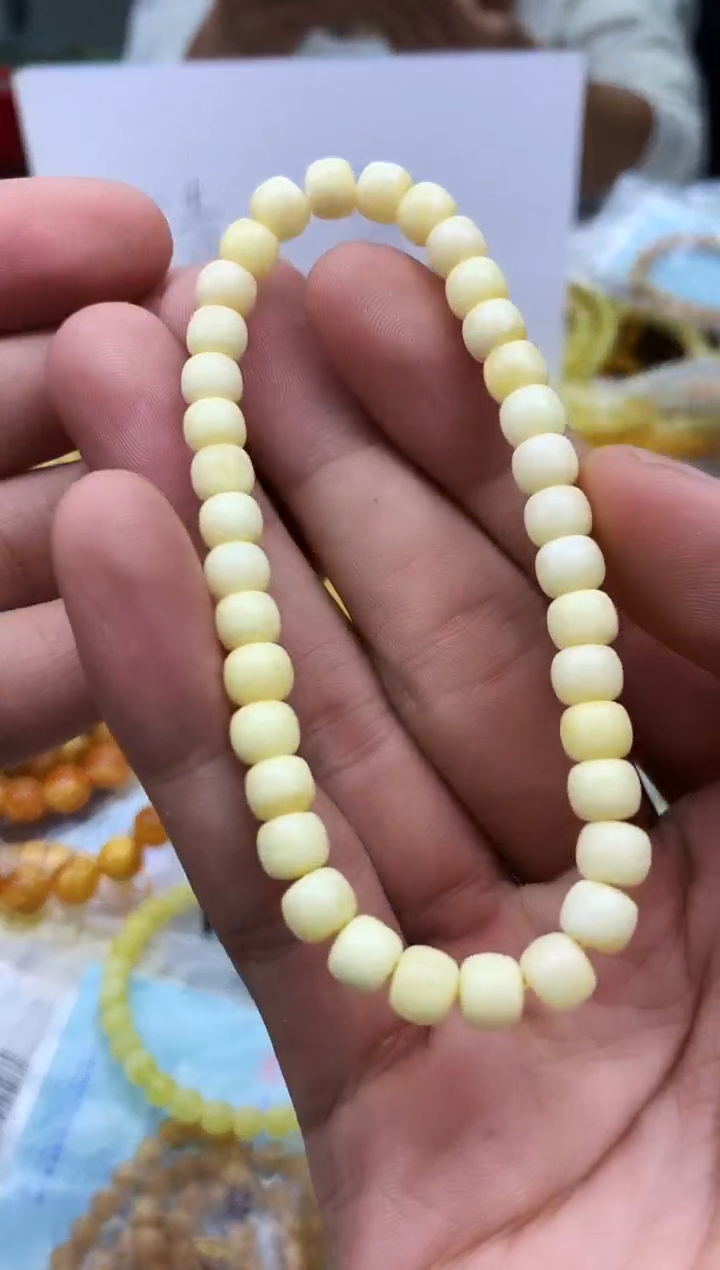 裸石蜜蜡未镶嵌手串 卡6