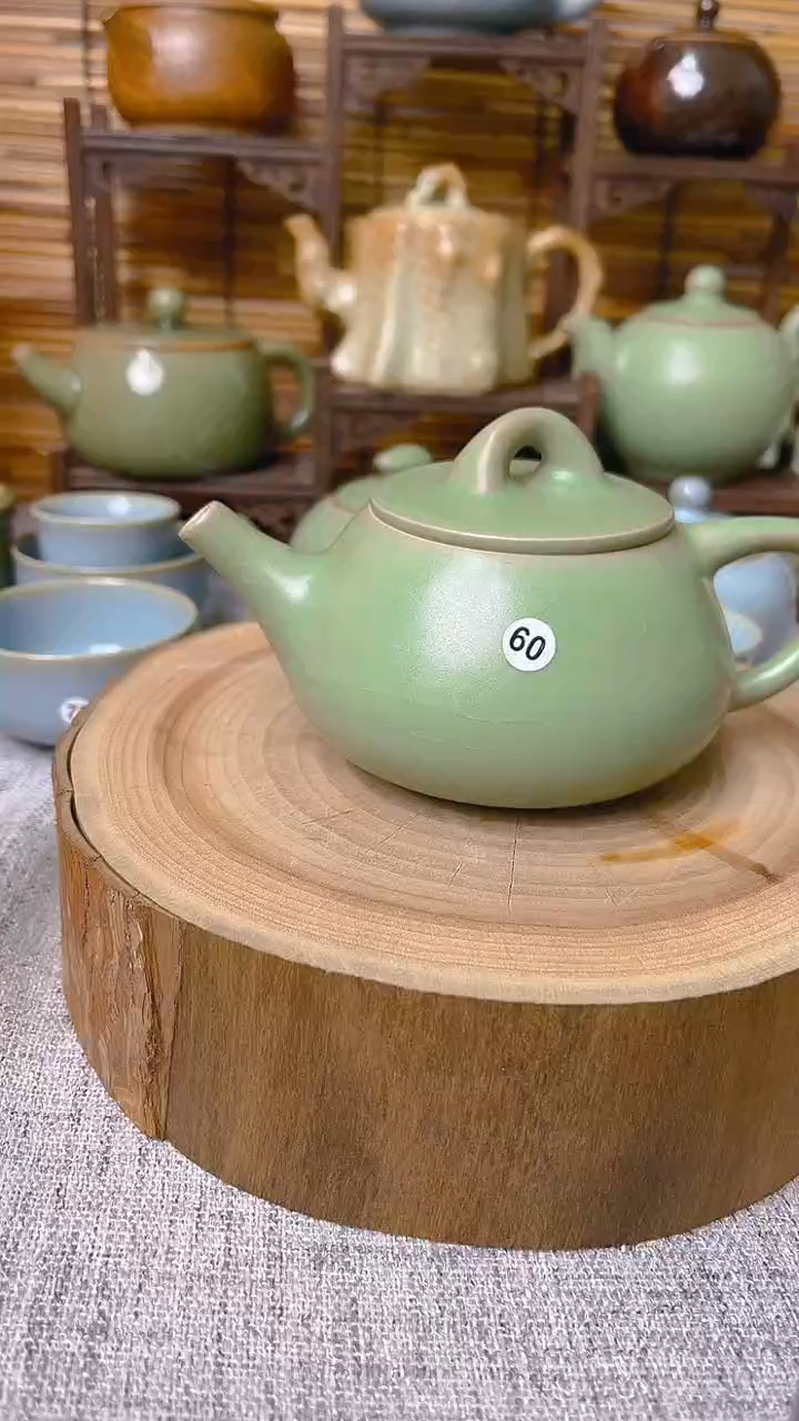 【闪购商品】瓷片原生态原矿青绿微瑕壶