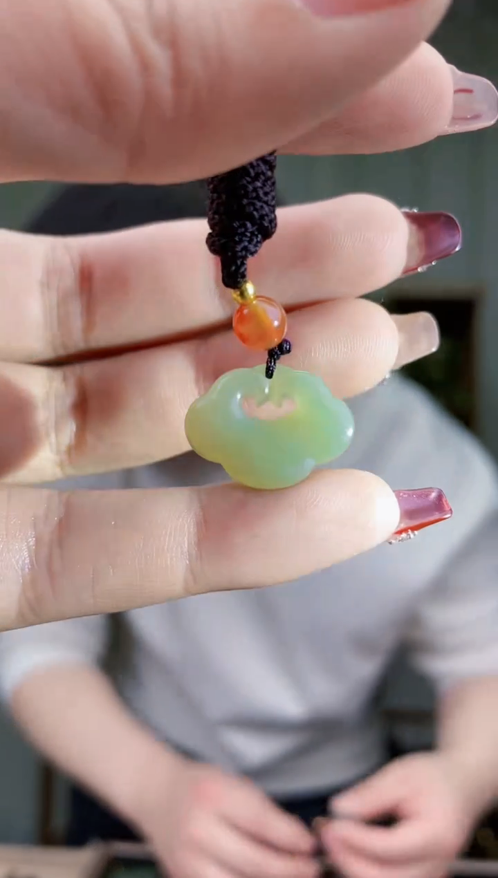 【闪购商品】和田玉挂件未镶嵌拍一发一，多样性发货