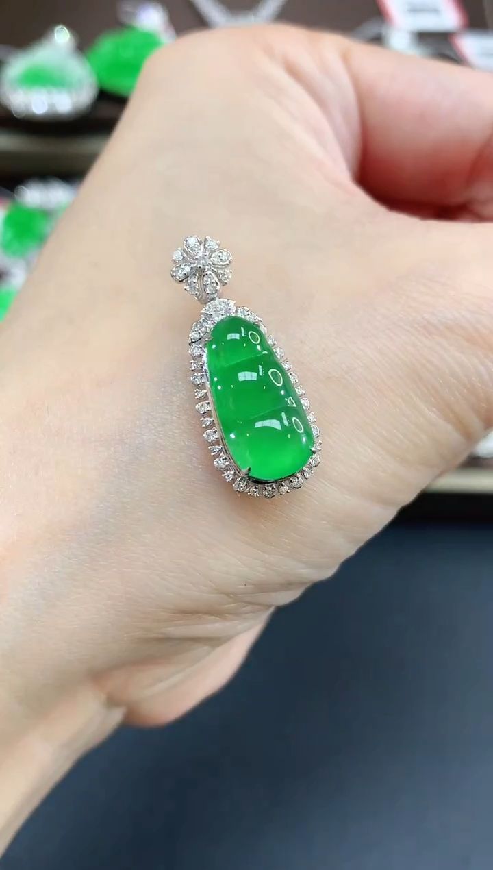 吊坠(不含链)18K金镶嵌翡翠180|