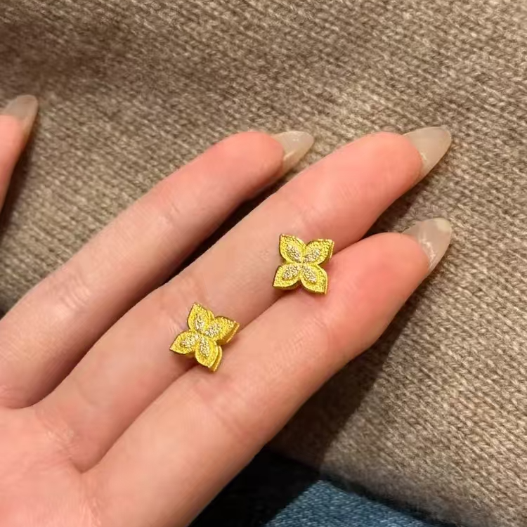 足金999磨砂四叶草莫桑耳钉