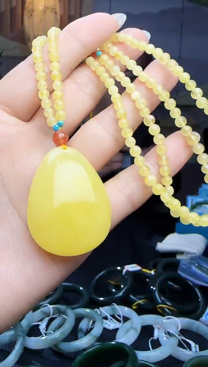 蜜蜡颈饰未镶嵌蜜蜡水滴吊坠