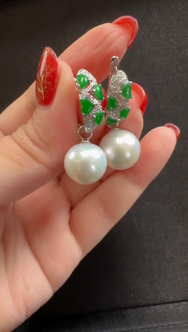 【闪购商品】翡翠耳环18K金镶嵌112心形一对