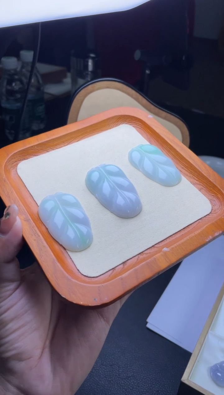 【闪购商品】翡翠挂件未镶嵌多样性发一件H14