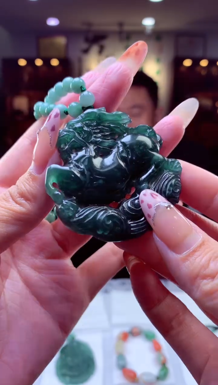 【闪购商品】定制翡翠未镶嵌挂件发货（拍一发一）