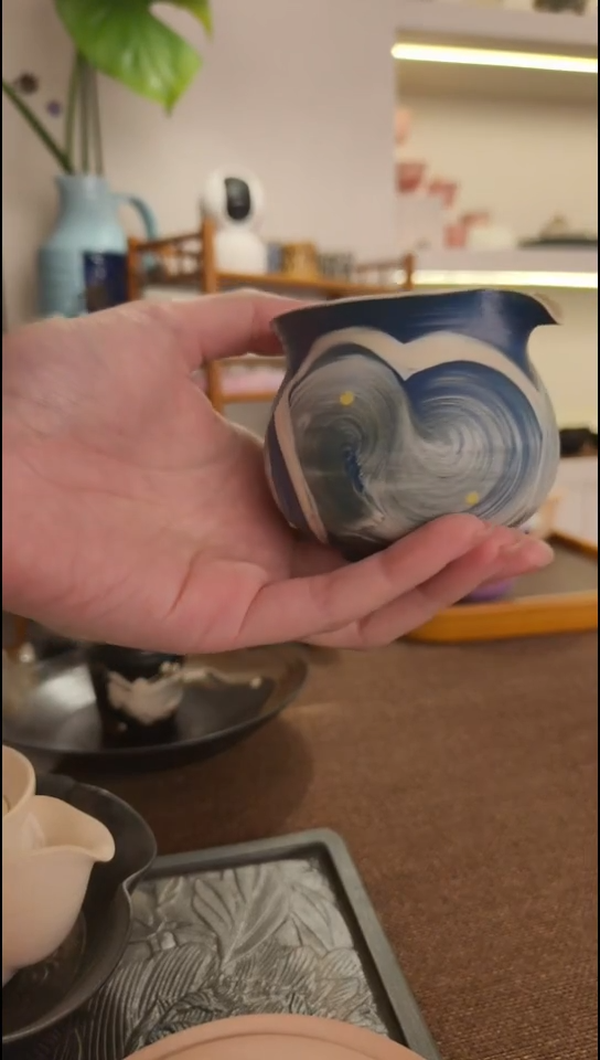 超级好看的蓝入海公道