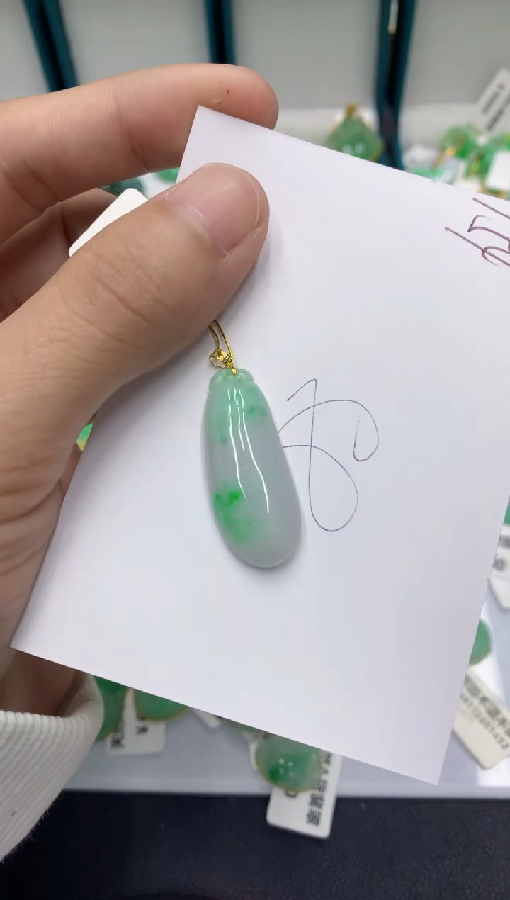 【闪购商品】翡翠颈饰18K金镶嵌翡翠