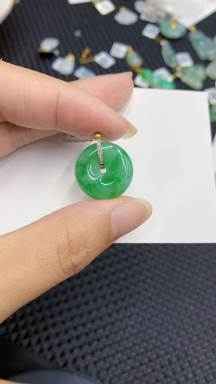 【闪购商品】翡翠颈饰18K金镶嵌            8