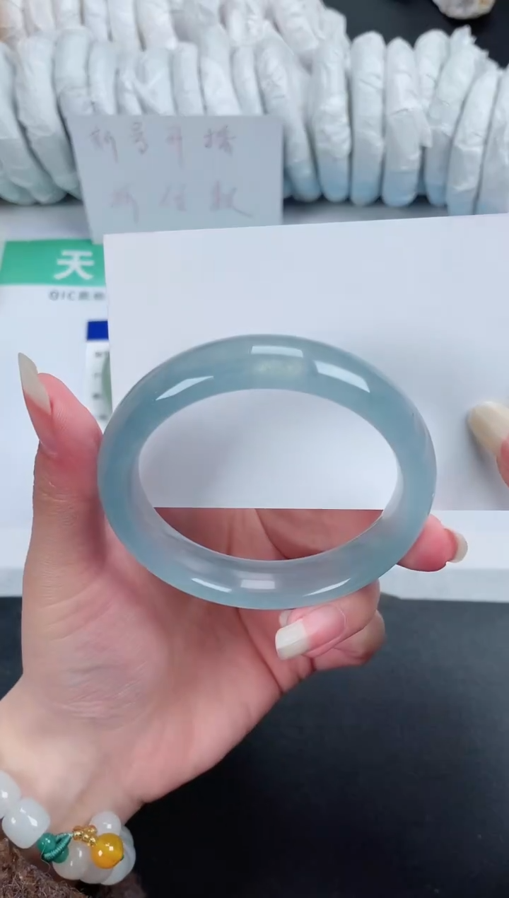 【闪购商品】石英质玉手镯未镶嵌401-57.5