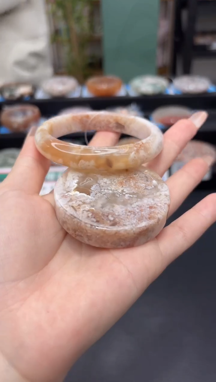 【闪购商品】石英质玉未镶嵌手镯C97(59圈赠送镯心)