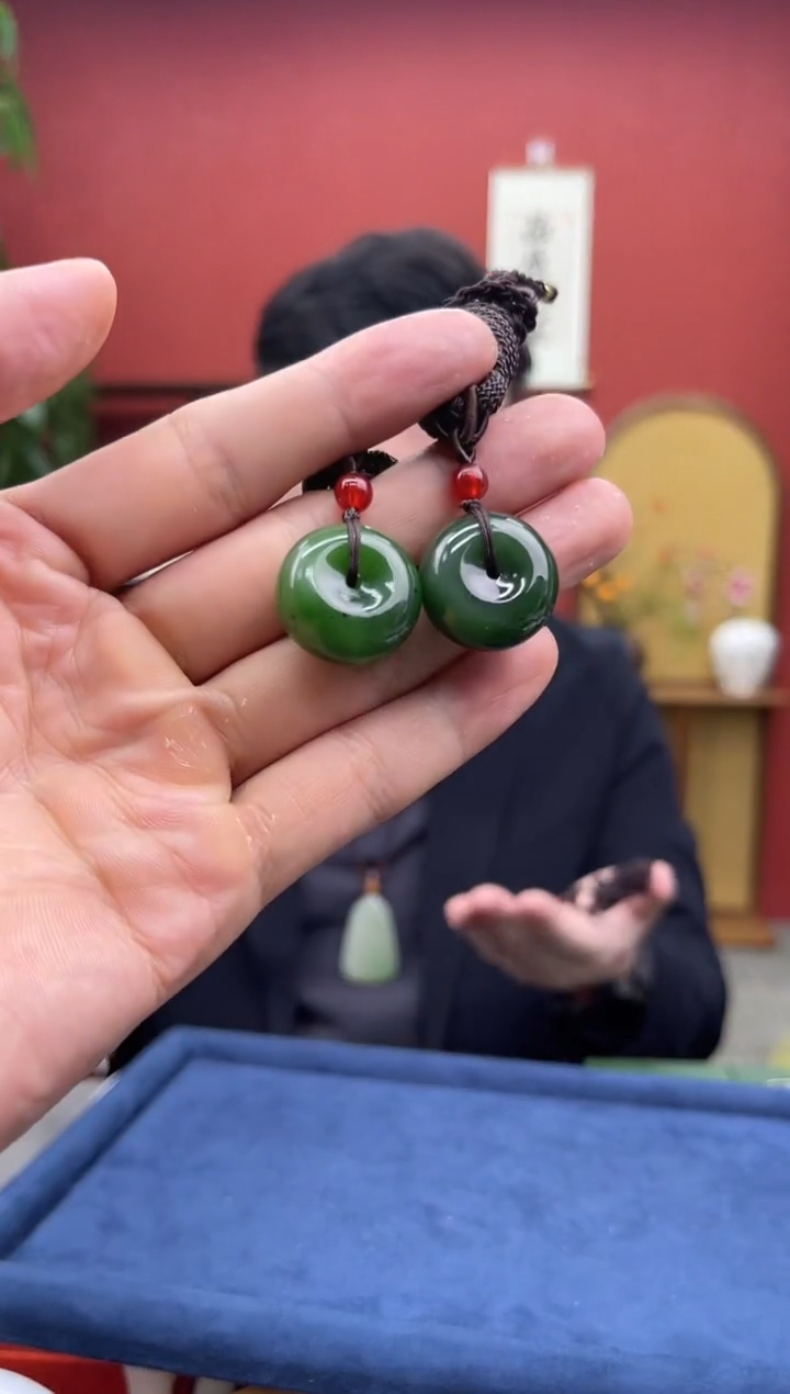 吊坠(不含链)未镶嵌和田玉一个（多样性发一）