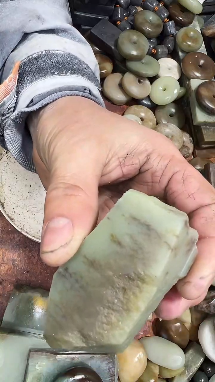 未镶嵌和田玉珠宝半成品1