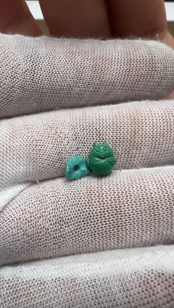 绿松石未镶嵌龙猫左右7.8前后6.7高8.6