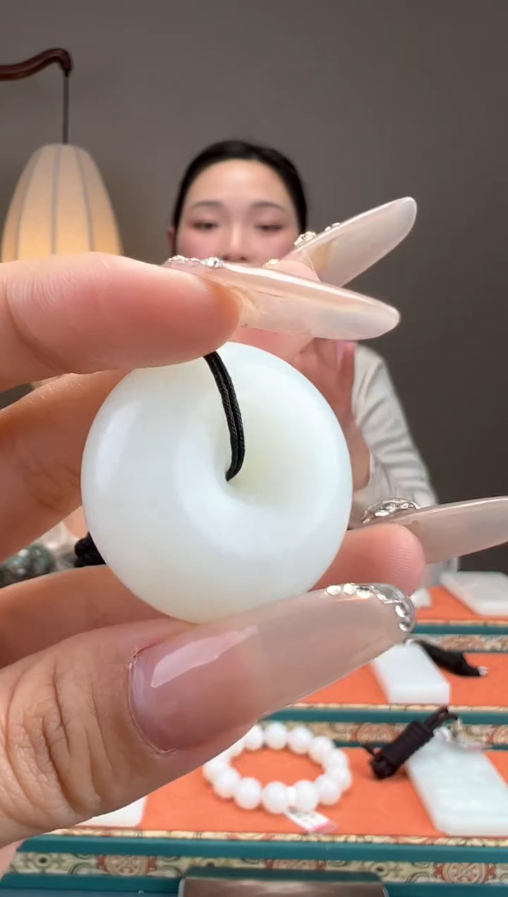 【闪购商品】和田玉颈饰未镶嵌1