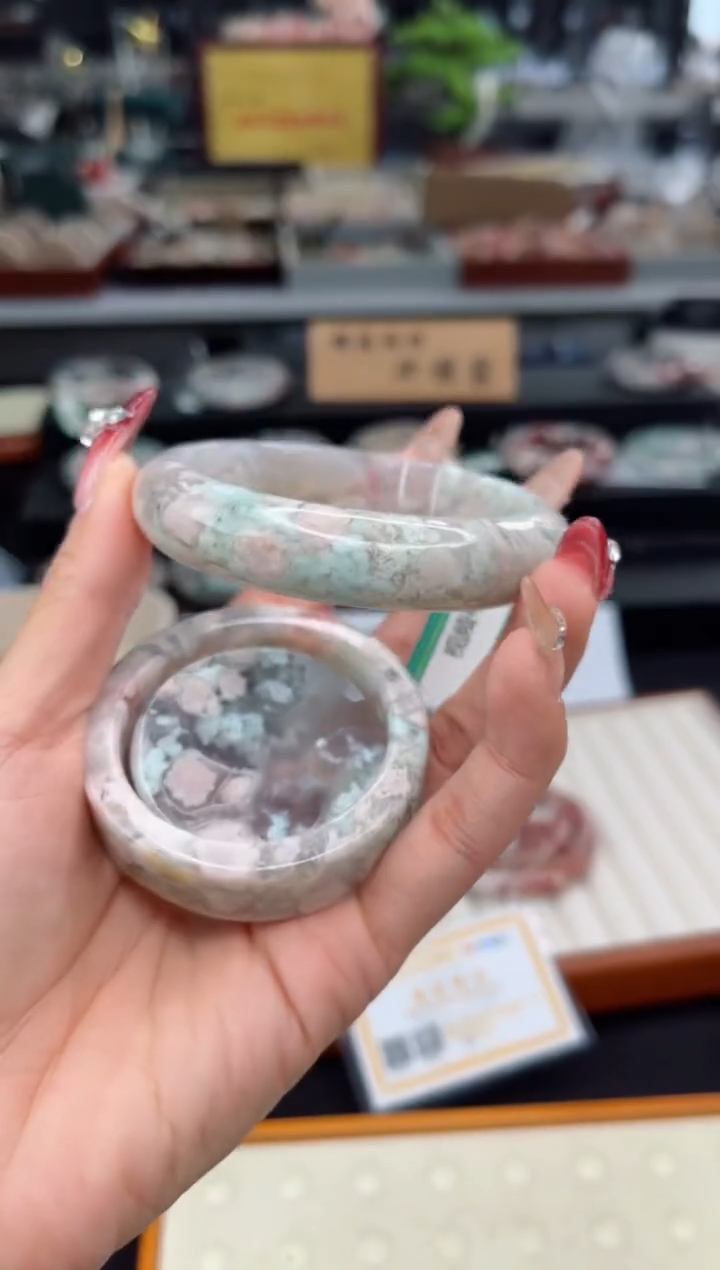 【闪购商品】石英质玉手镯未镶嵌60圈口（赠品镯心）2S9247