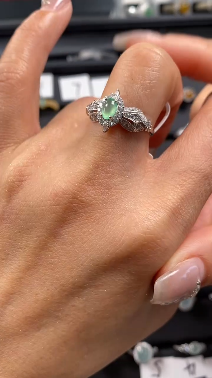 【闪购商品】翡翠戒指银S925镶嵌8058