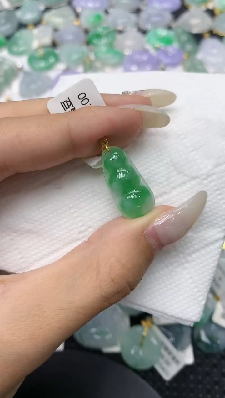 颈饰18K金镶嵌翡翠11111111111