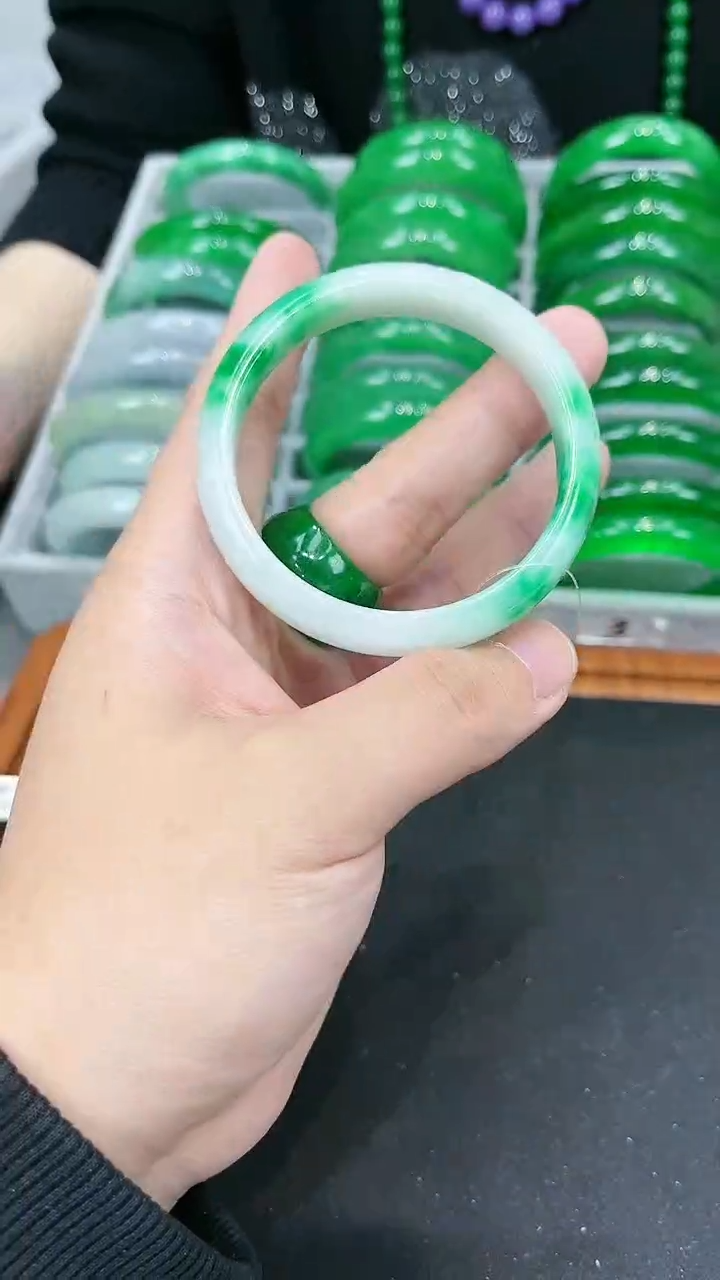 【闪购商品】砖雕s86 白底青手镯 圈口53-61