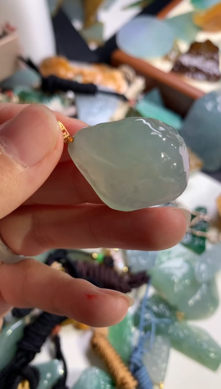 【闪购商品】翡翠颈饰18K金镶嵌吊坠