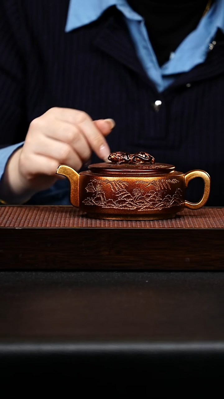 茶壶紫砂汉瓦卧虎