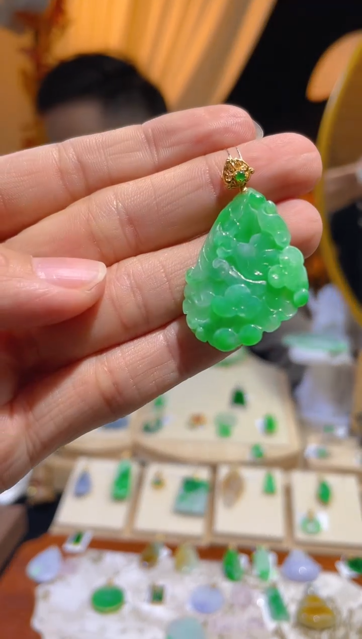 【闪购商品】翡翠颈饰18K金镶嵌假一赔三