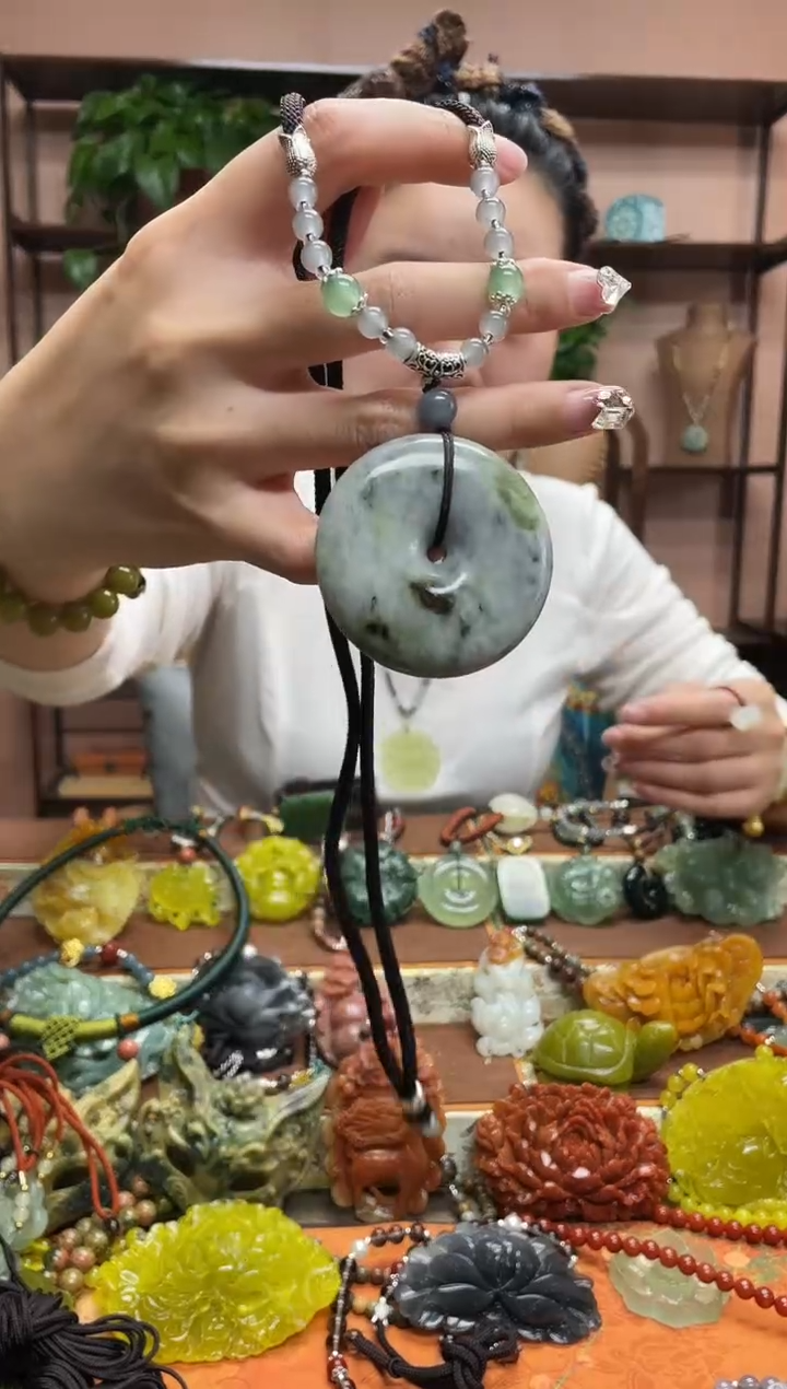 未镶嵌岫玉吊坠·1
