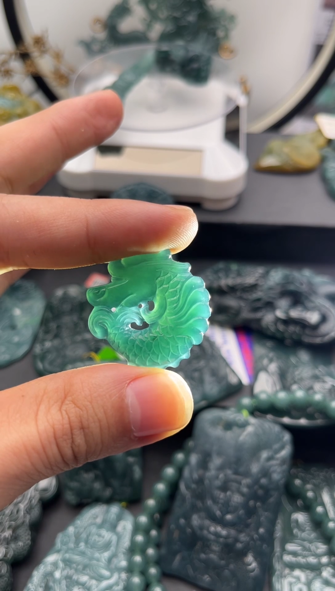 颈饰未镶嵌翡翠才**广鱼化龙