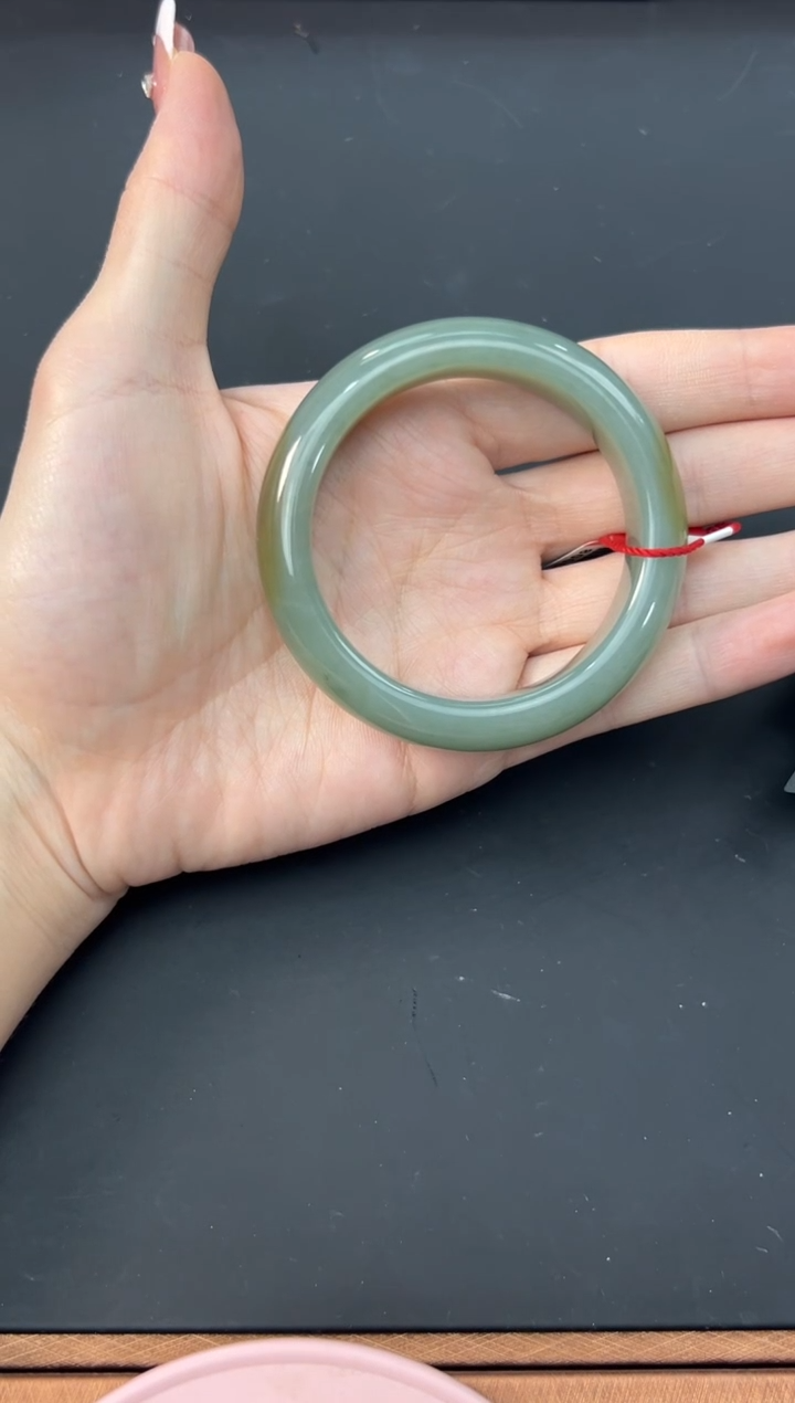 【闪购商品】和田玉手镯未镶嵌新疆和田玉微色差51手镯