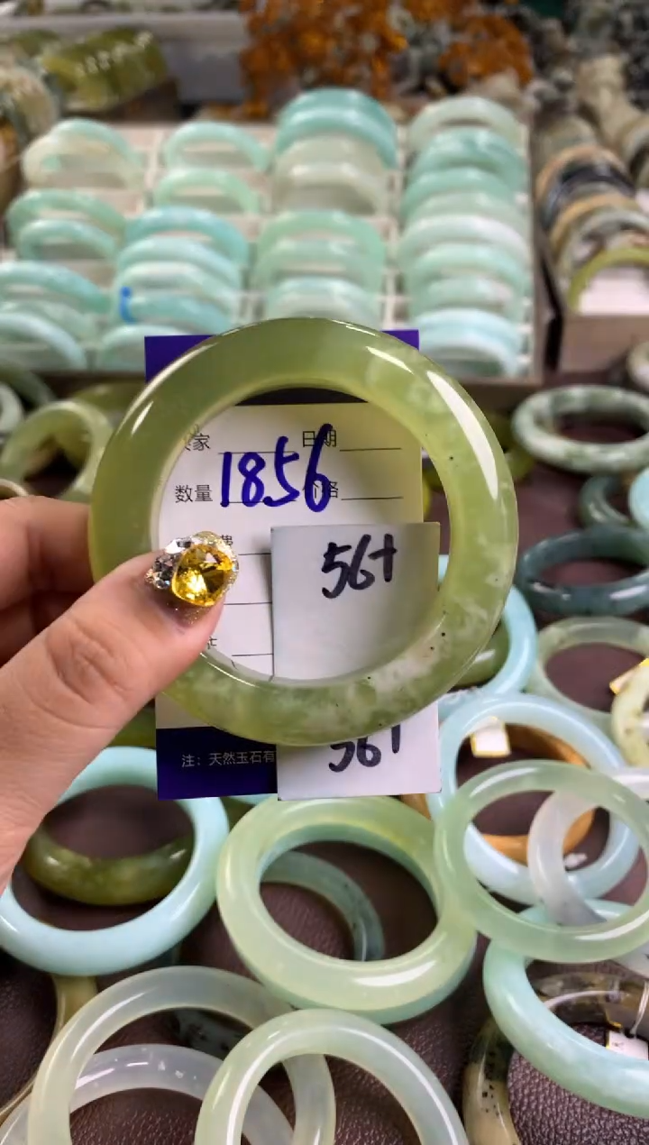 【闪购商品】蛇纹石玉手镯未镶嵌1856