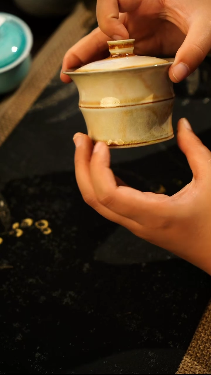 一堆柴火福利064