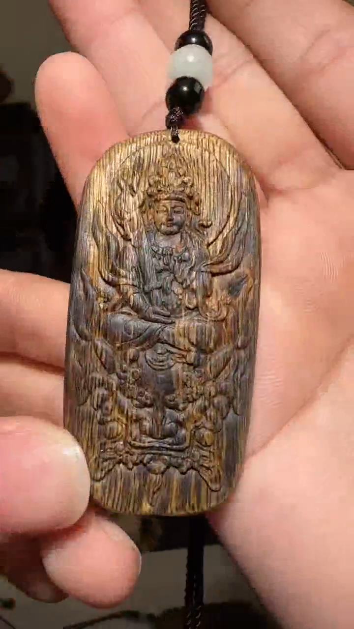 【闪购商品】沉香吊坠海南老白奇雕刻牌2.8/10g