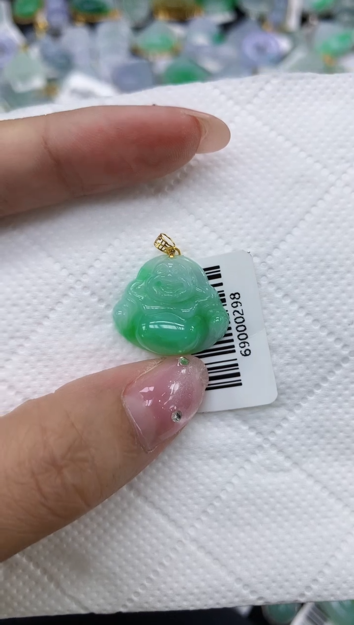 翡翠18K金镶嵌颈饰11111111111
