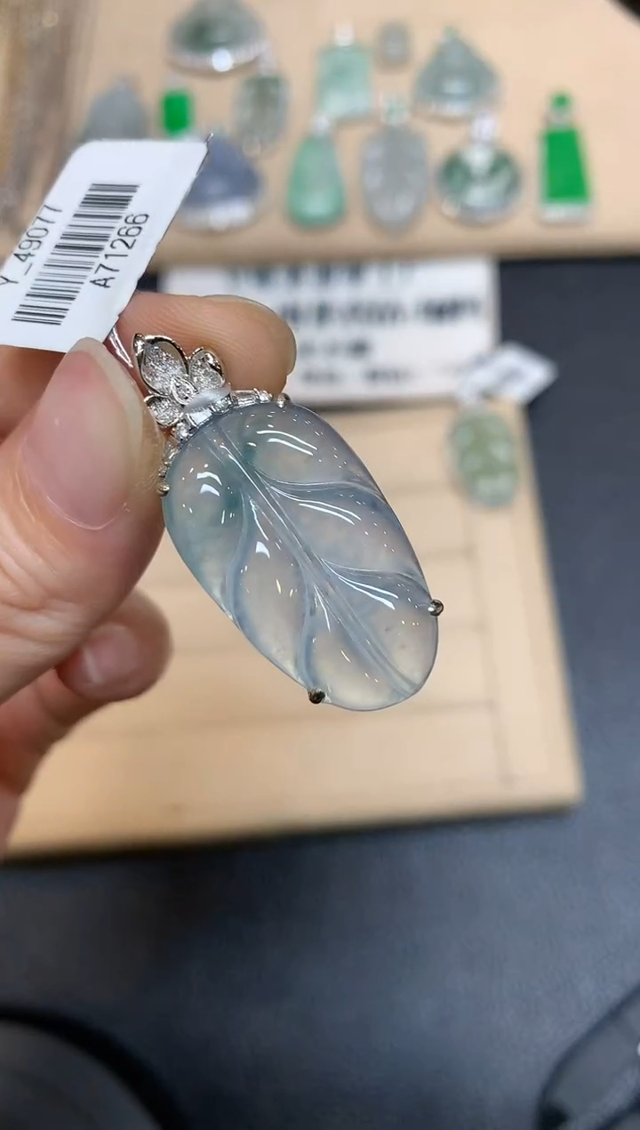 【闪购商品】翡翠颈饰18K金镶嵌树叶【无服务费