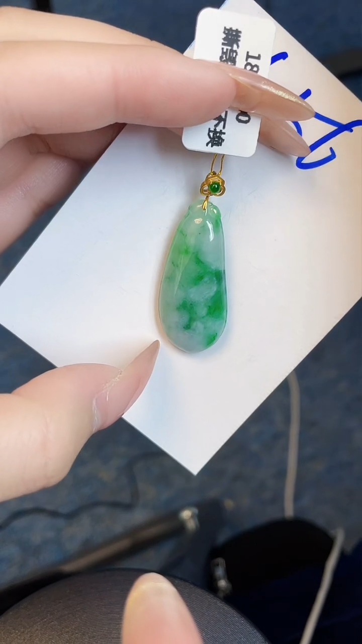 【闪购商品】翡翠颈饰18K金镶嵌00000000