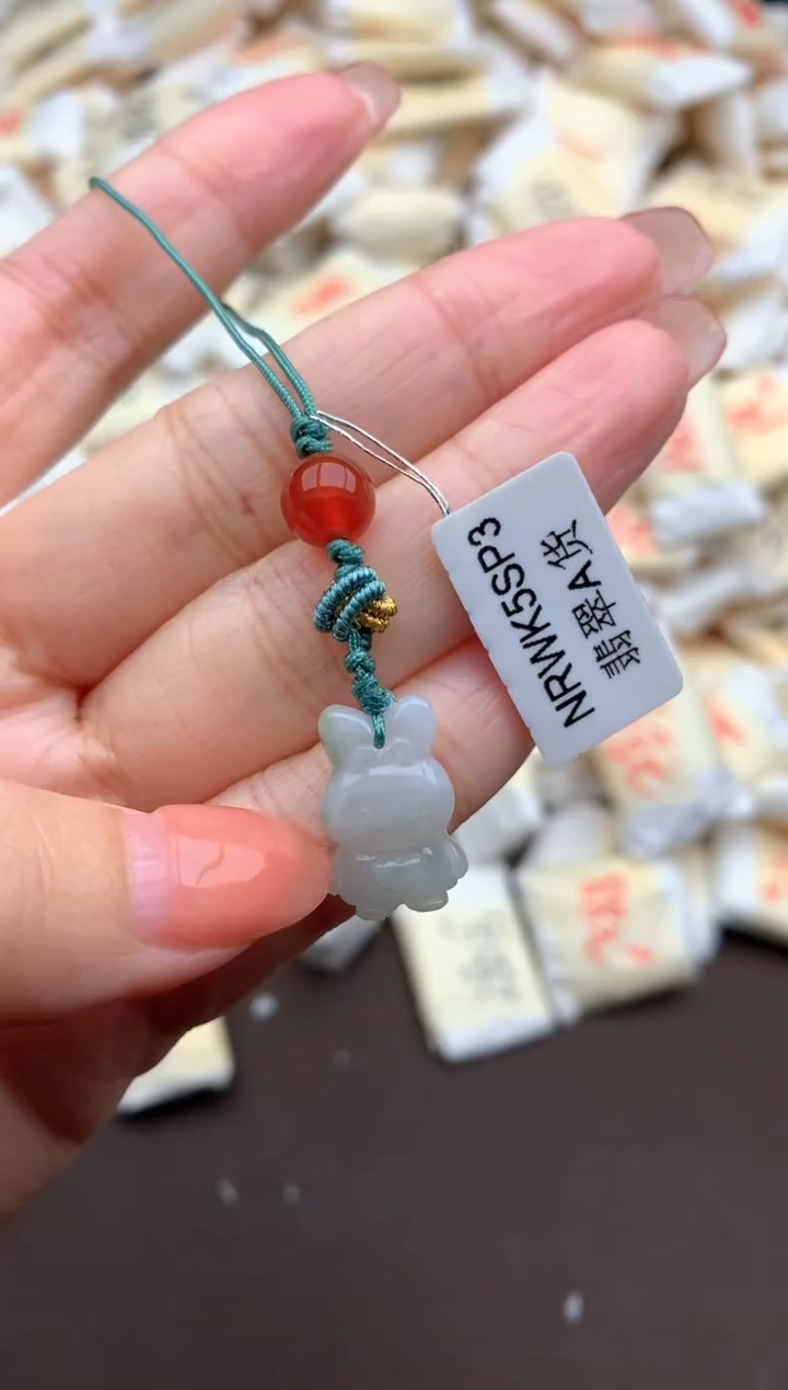 【闪购商品】翡翠挂件未镶嵌一