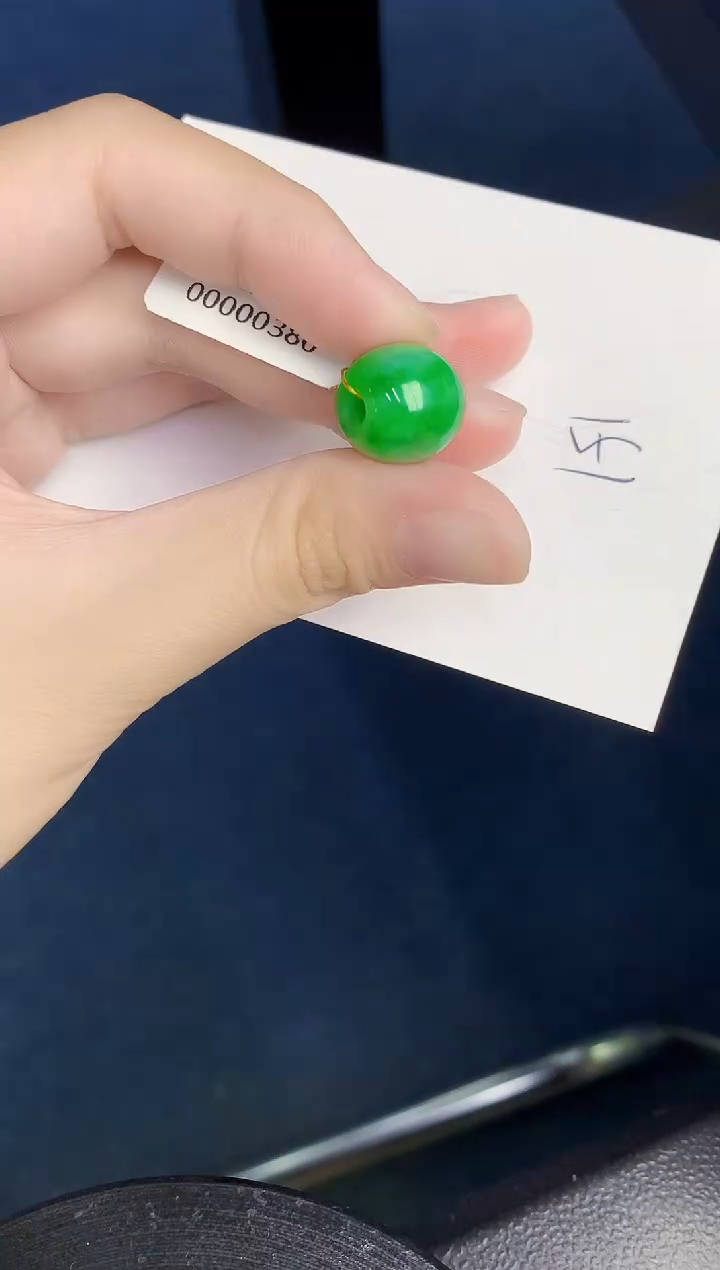 【闪购商品】翡翠颈饰未镶嵌0000000001