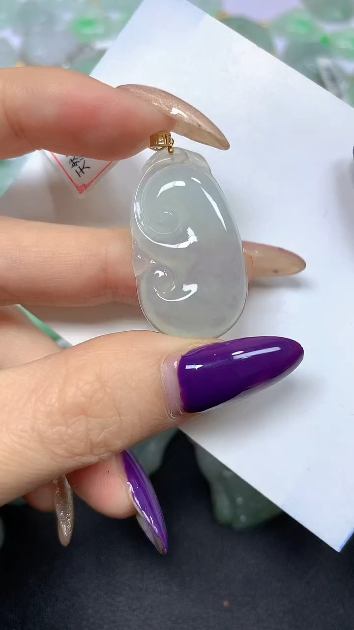 颈饰18K金镶嵌翡翠 