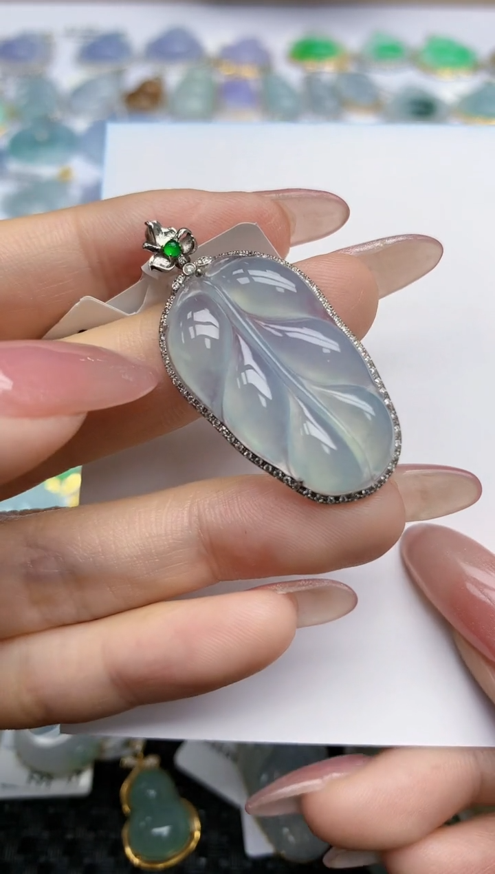 【闪购商品】翡翠挂件18K金镶嵌天然翡翠A货