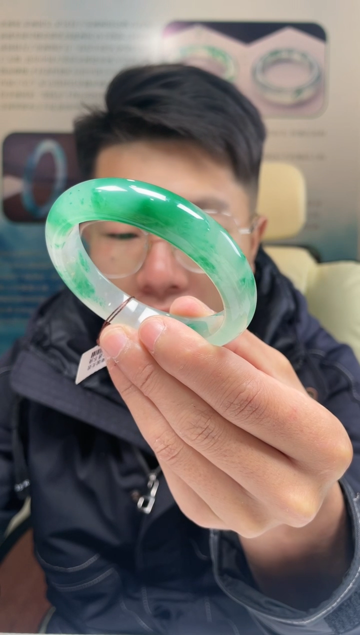 【闪购商品】石英质玉手镯未镶嵌非洲翠手镯多样性发货