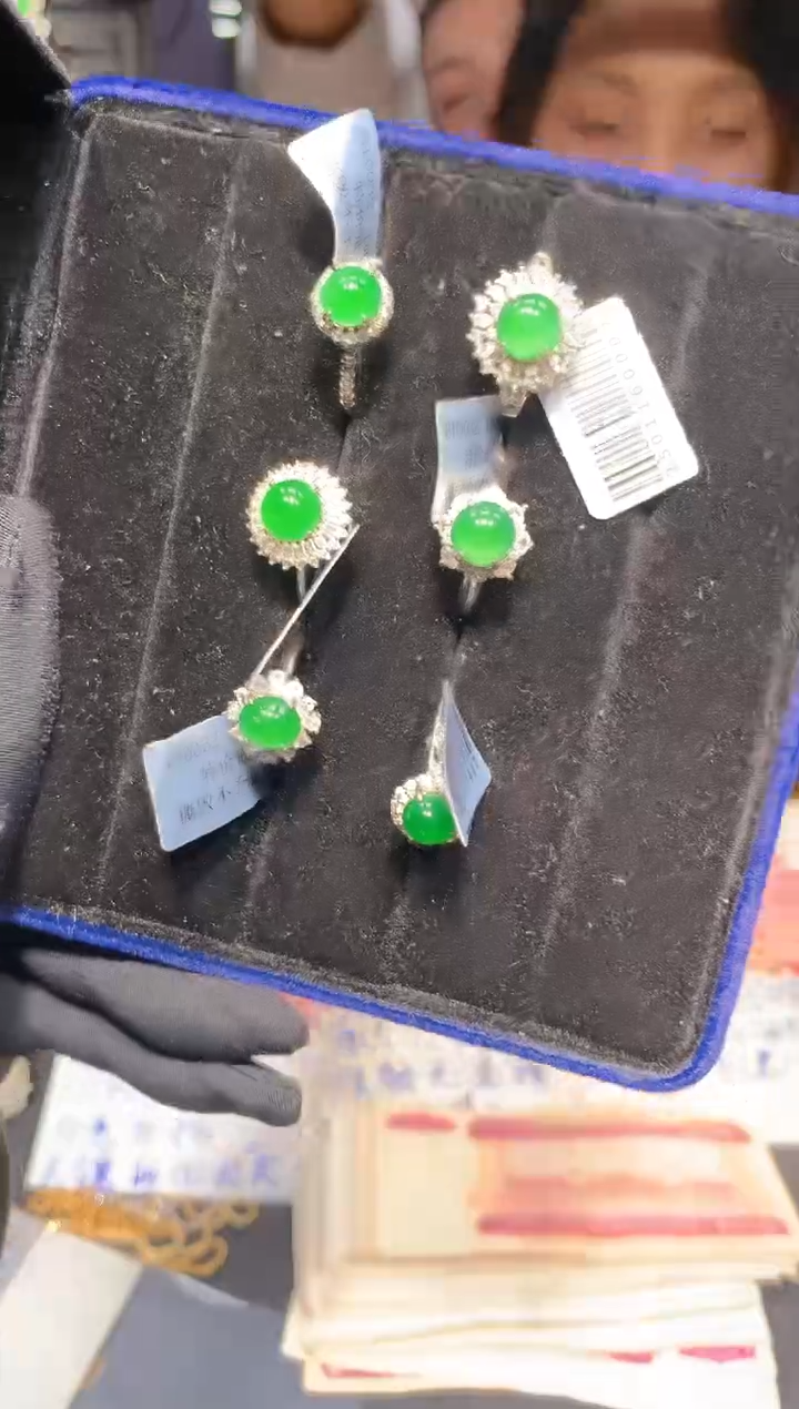 【闪购商品】定制翡翠未镶嵌14定制翡翠-多样性发货（发其一）